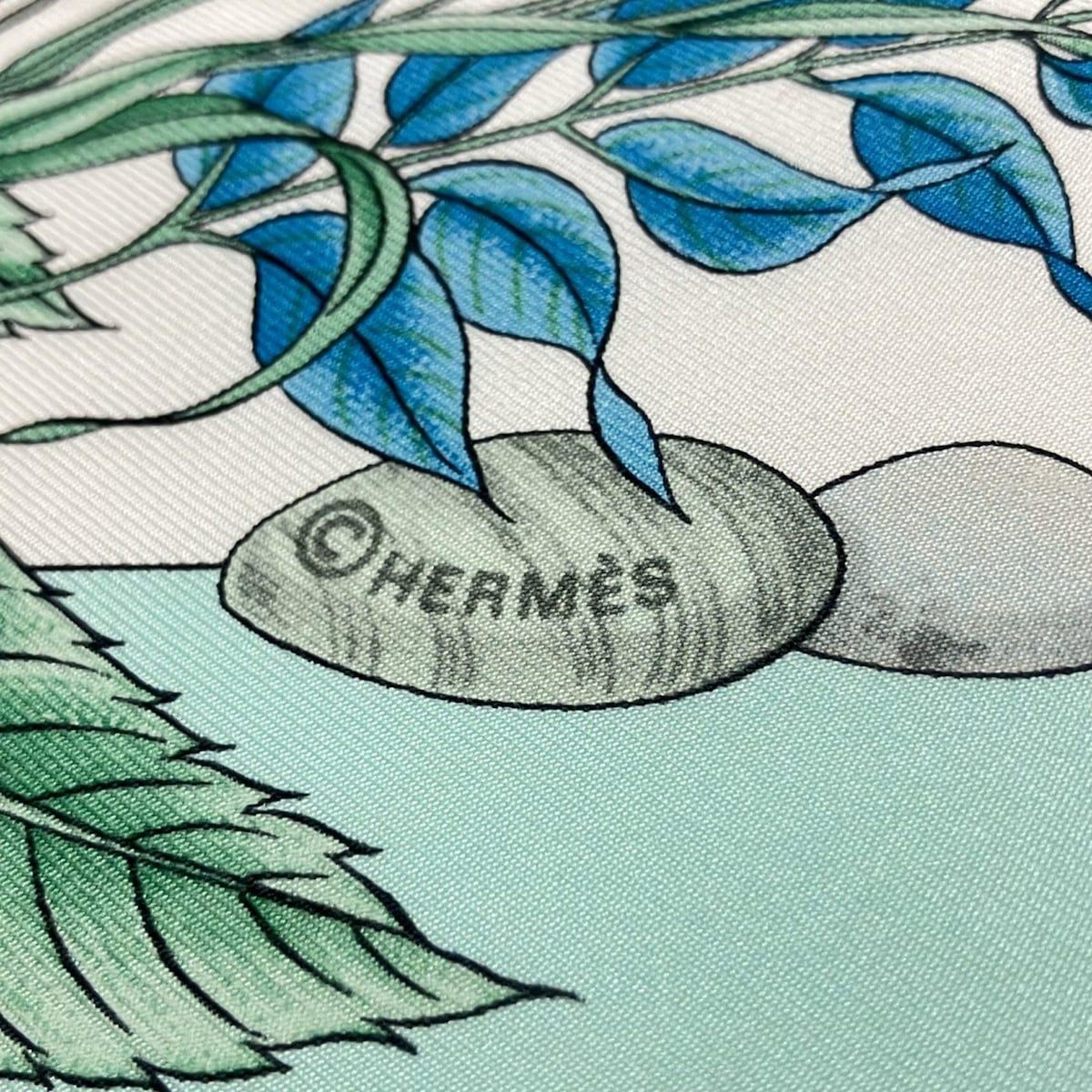 HERMES(エルメス) スカーフ カレ90 白×ライトグリーン×マルチ