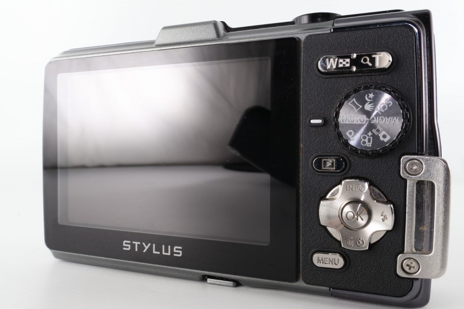 OLYMPUS デジタルカメラ STYLUS TG-835 Tough シルバー 防水性能10m