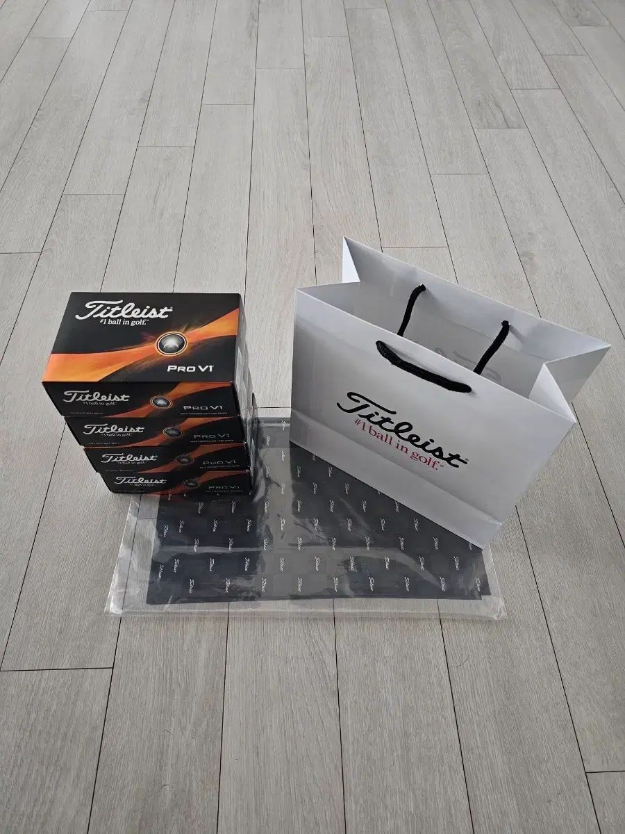 タイトリスト Pro V 1 入り 4ボックス プレゼント用
