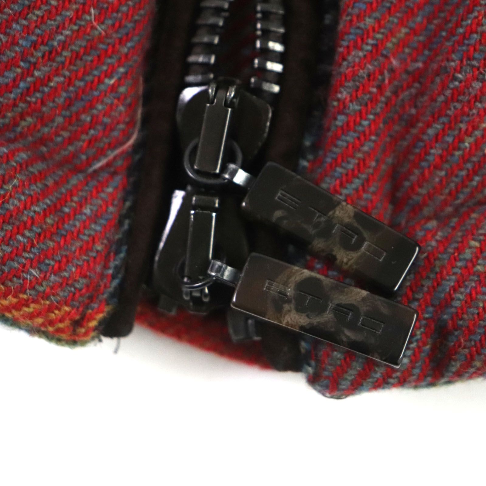 美品▼ETRO エトロ ウール チェック柄 フード付き ロゴ入りボタン 裏地ペイズリー柄 ツイード WZIP ダウンベスト マルチカラー S メンズ 美品▽ETRO エトロ ウール チェック柄 フード付き ロゴ入りボタン 裏地