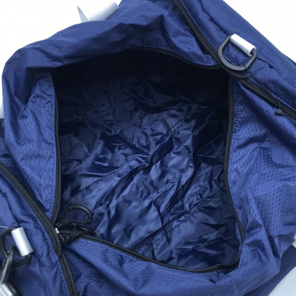 ショルダーストラップ付 内外ポケット