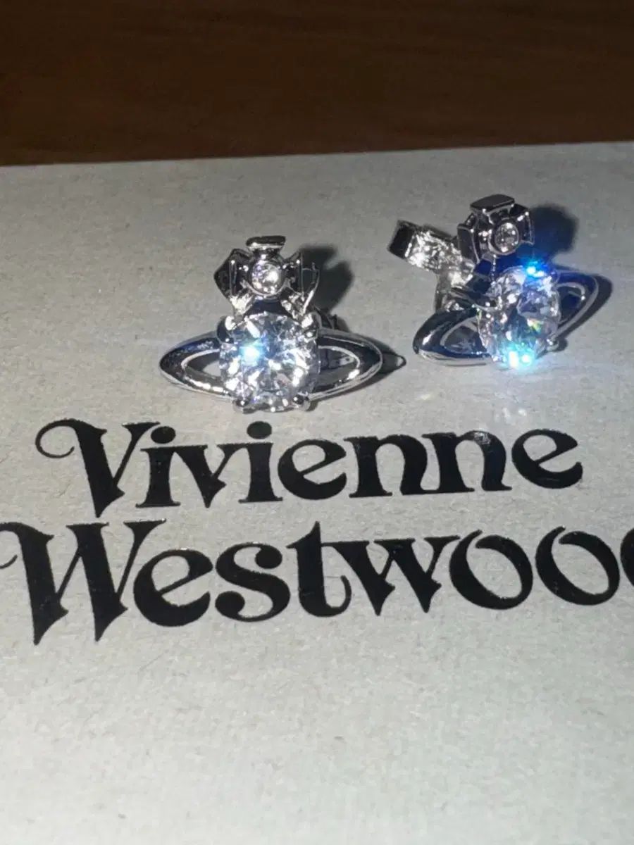 Vivienne Westwood ヴィヴィアンウエストウッド レイナ イヤリング