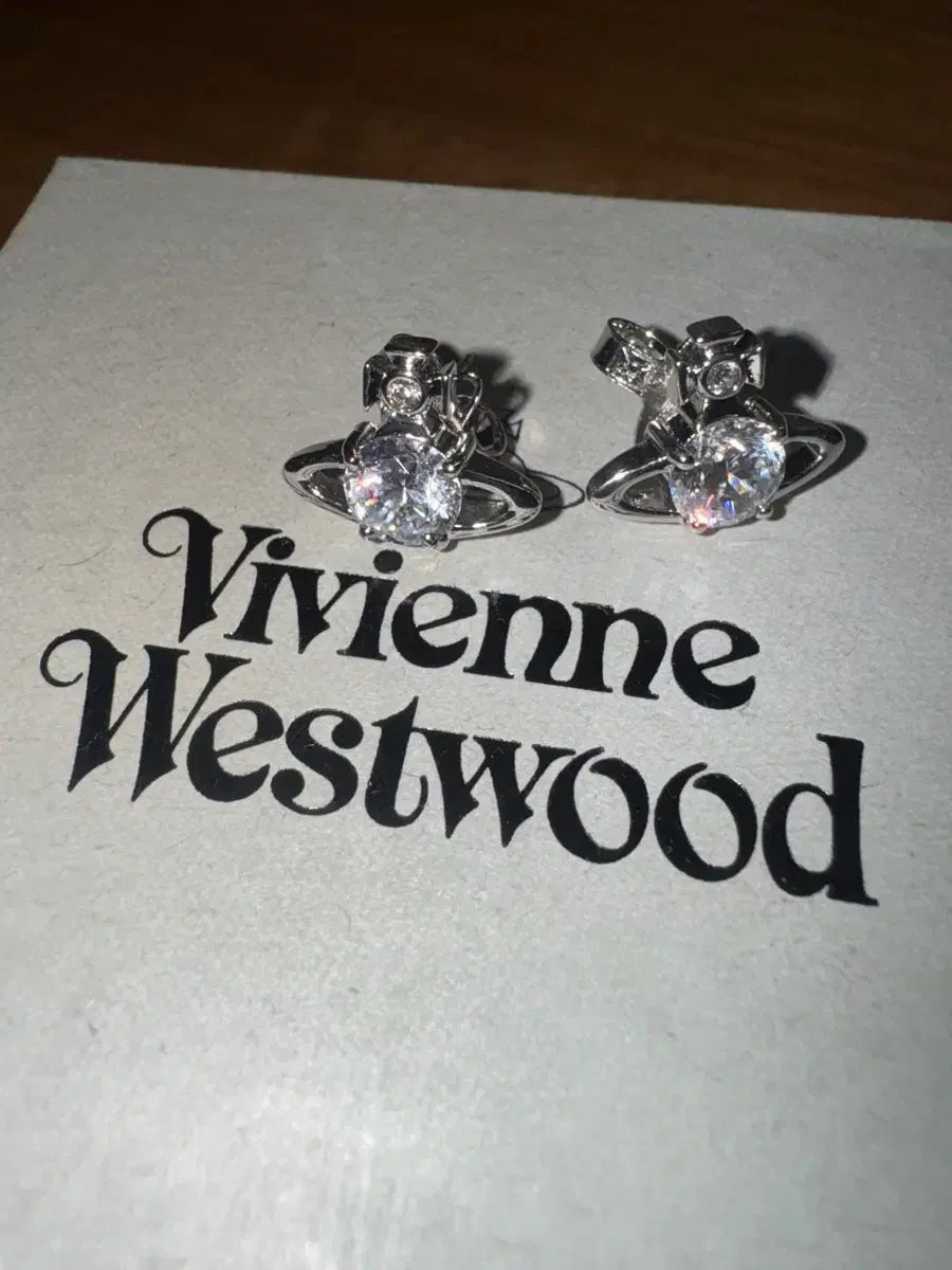 Vivienne Westwood ヴィヴィアンウエストウッド レイナ イヤリング