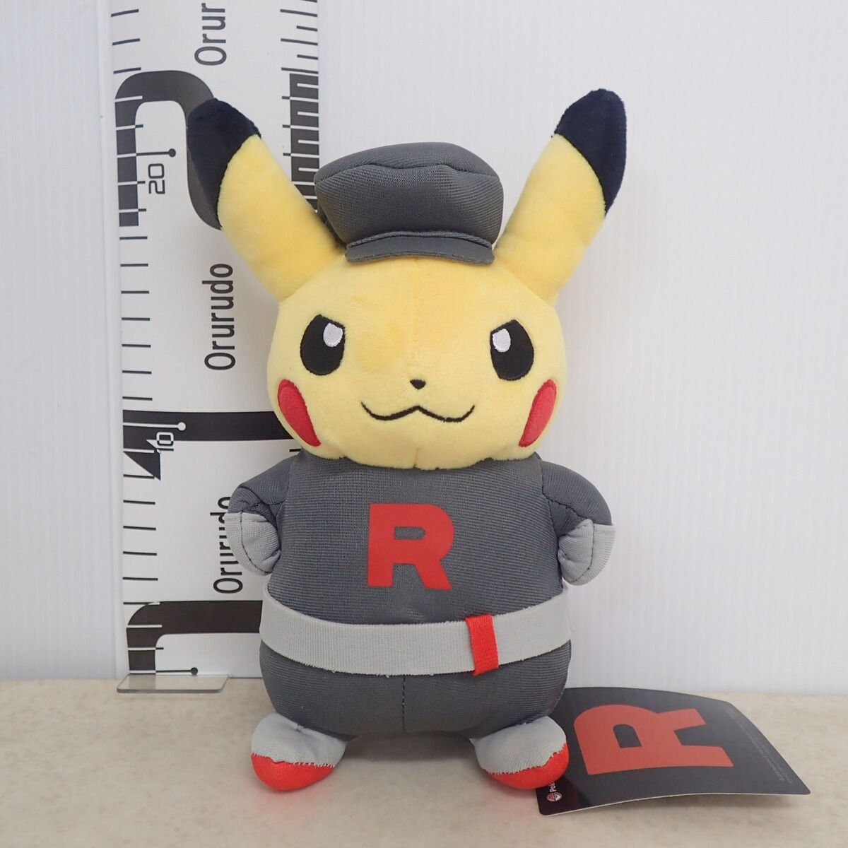 2016年 ポケモンセンター限定 ぬいぐるみ 団員ごっこピカチュウ ロケット団 ポケモンセンター ぬいぐるみ 団員ごっこピカチュウ ロケット団 紙タグ