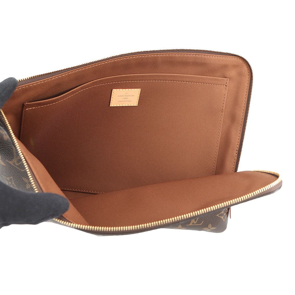 ルイヴィトン クラッチバッグ モノグラム エテュイ・ヴォワヤージュ GM