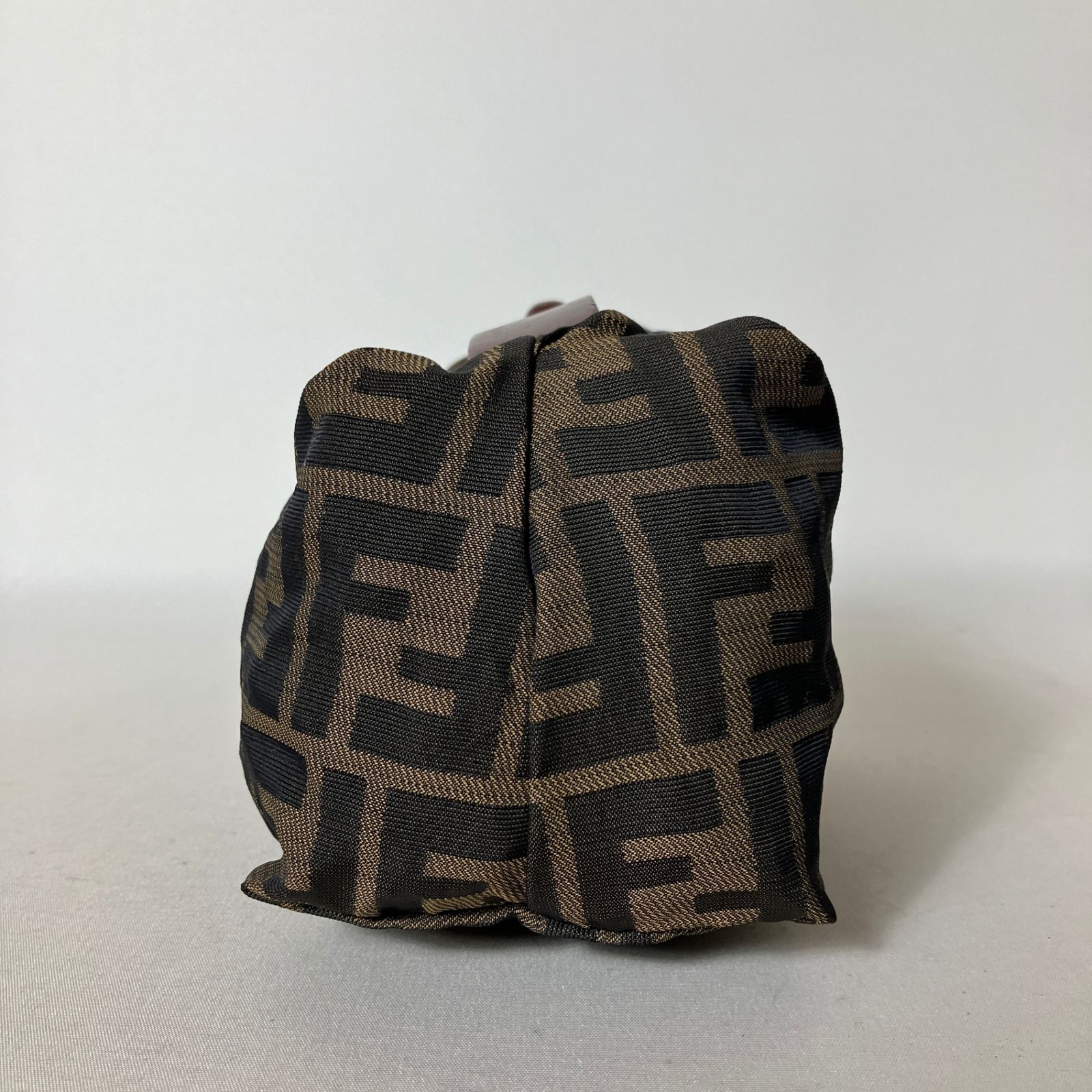 2511-331｜フェンディ マルチポーチ ダークブラウン ズッカ柄 - メルカリ