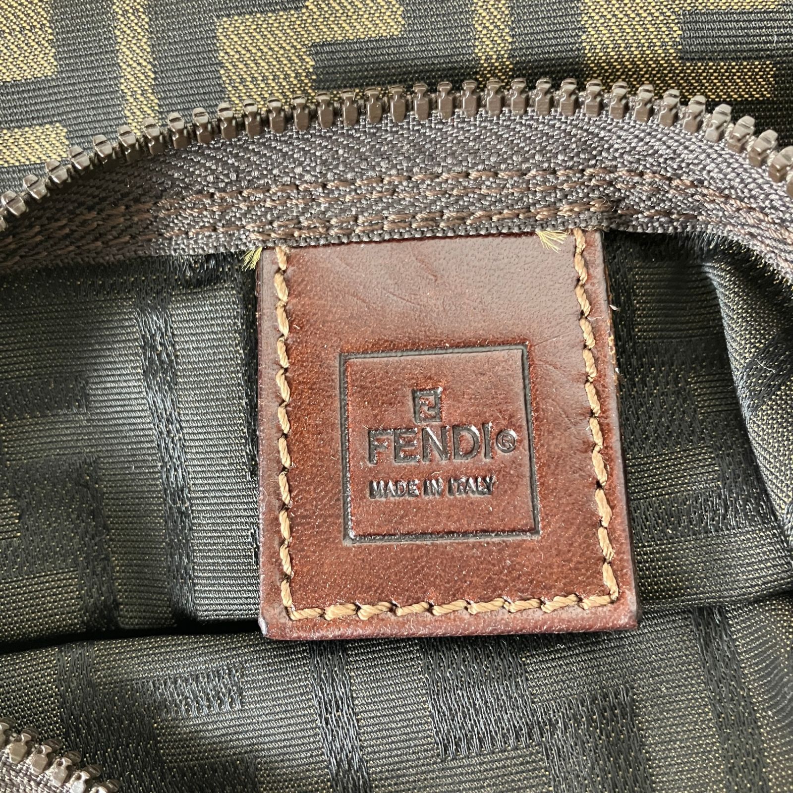 2511-331｜フェンディ マルチポーチ ダークブラウン ズッカ柄 - メルカリ