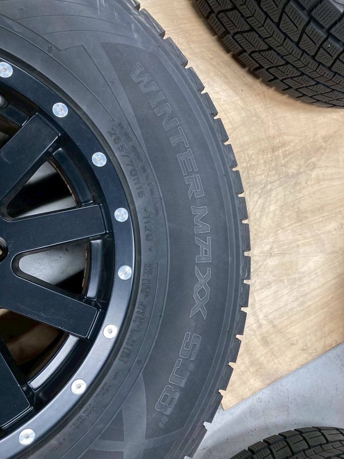 ダンロップ スタッドレスタイヤホイール4本セット