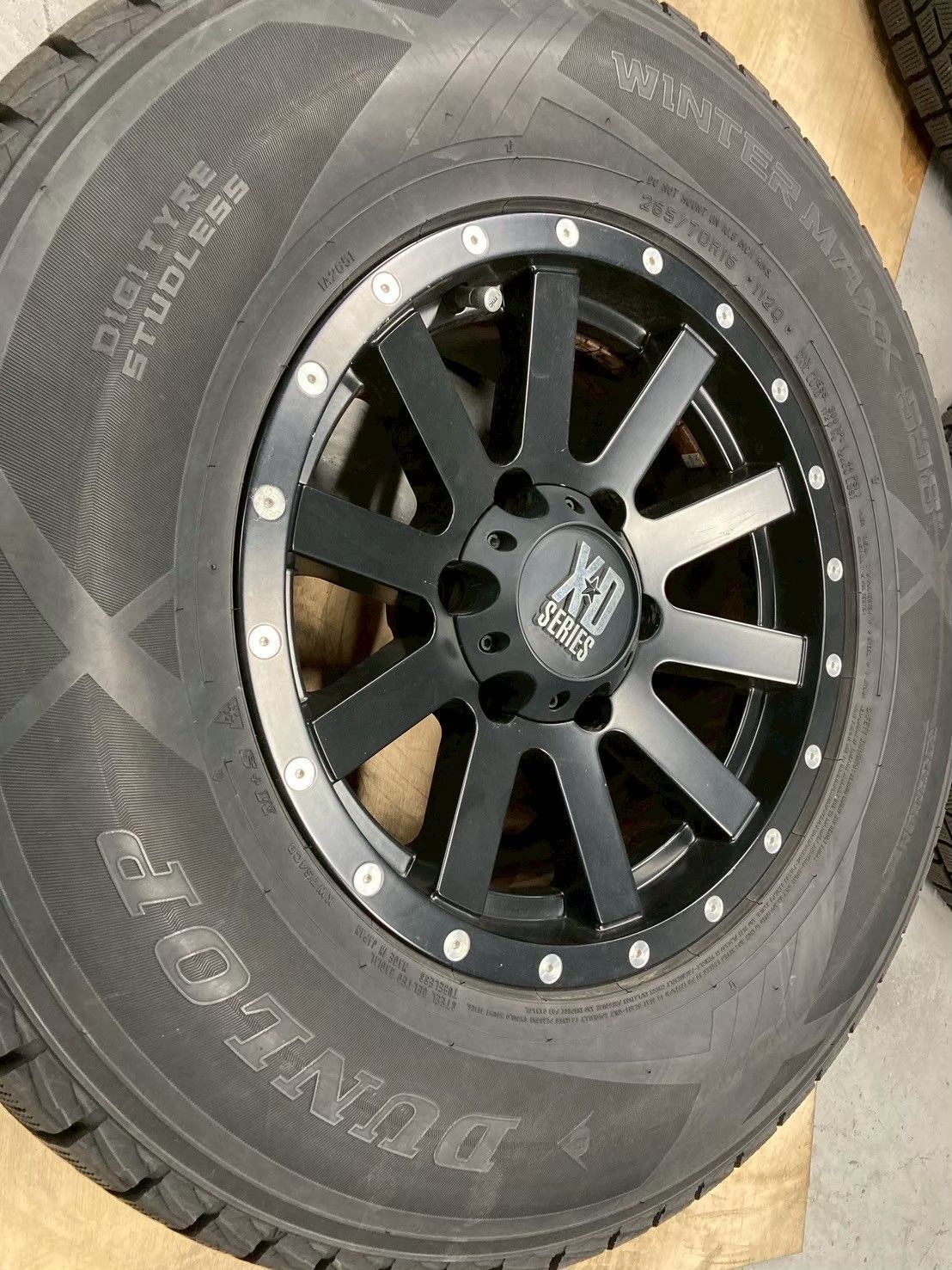 スタッドレスタイヤホイール4本セット