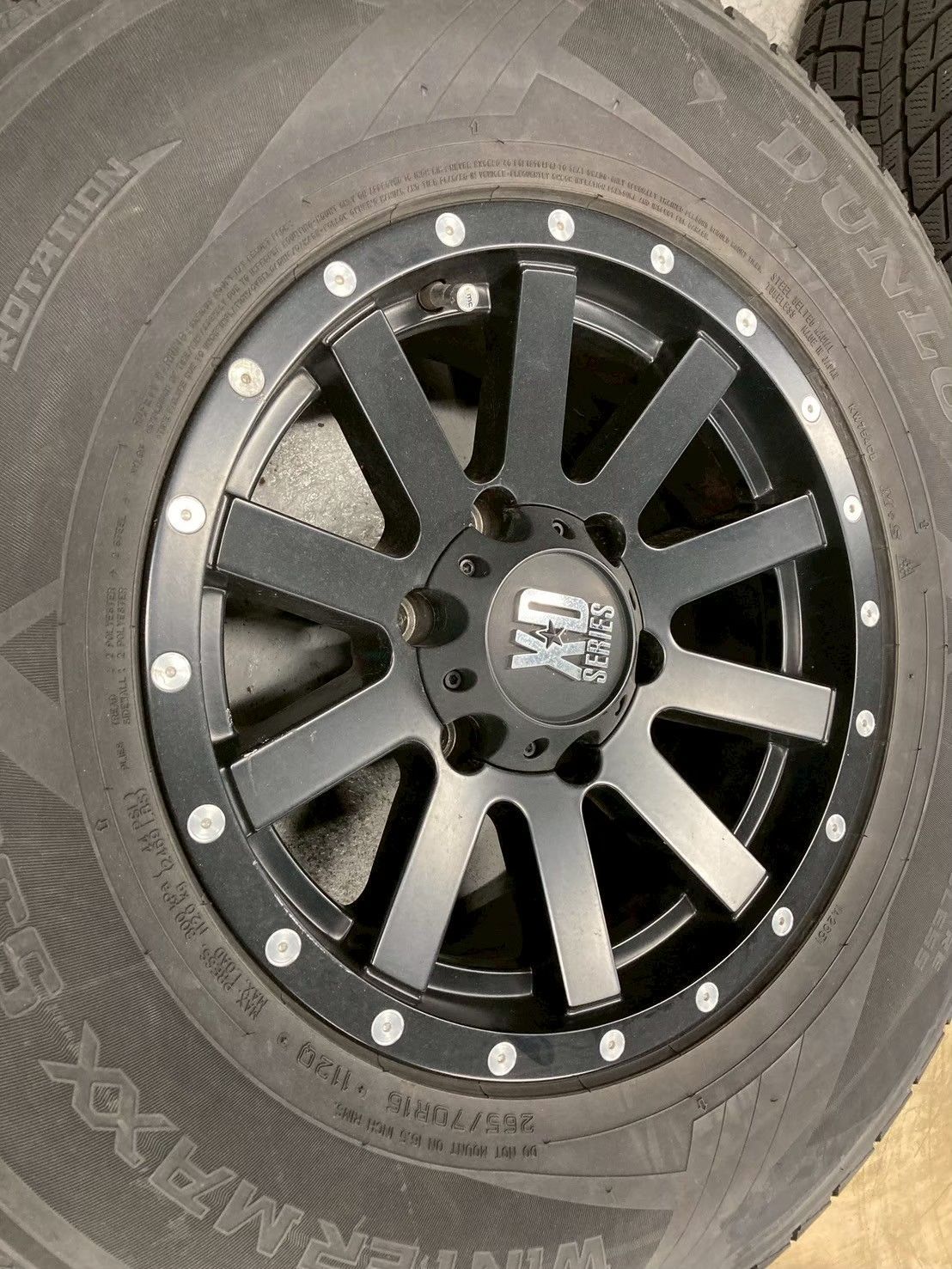 ダンロップ スタッドレスタイヤホイール4本セット