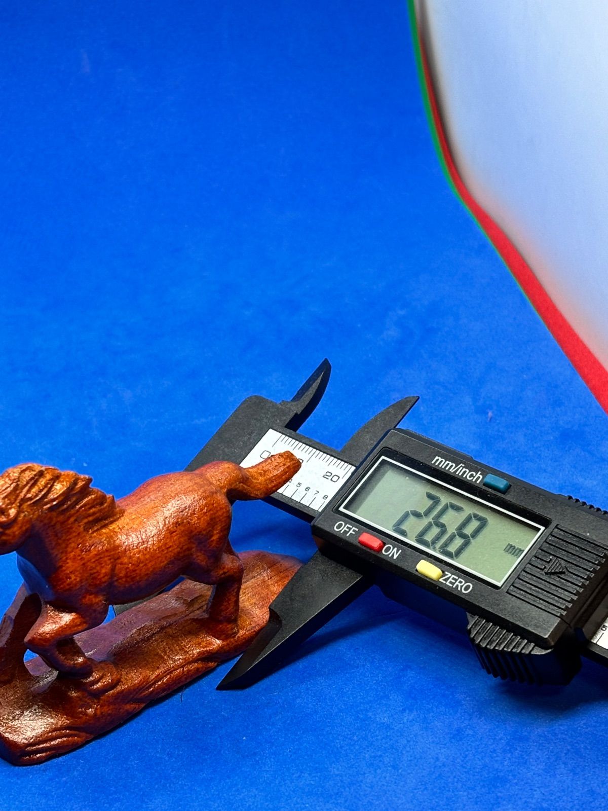 黄花梨 一馬当先 精雕ミニ置物 8mm馬年・オフィスに最適 5887-1/2