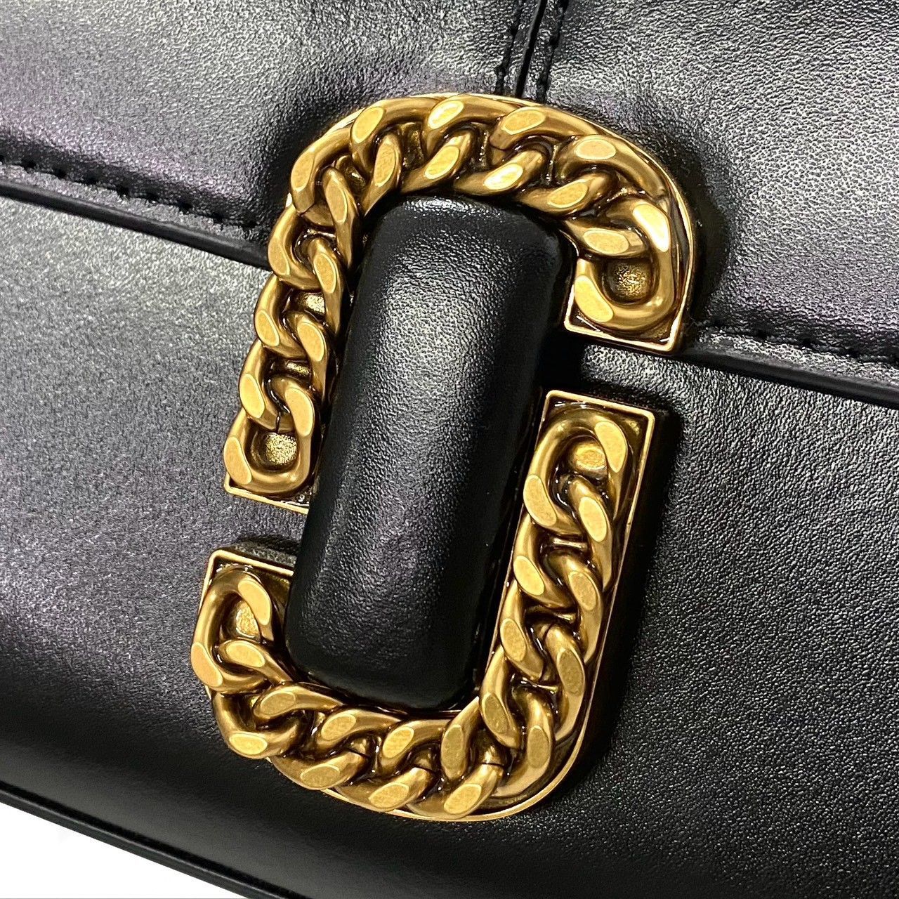 マークジェイコブス ザ セントマーク トップ ハンドルミニ　ブラック MARC JACOBS（マークジェイコブス）の「THE ST. MARC MINI TOP HANDLE