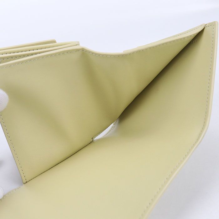 スモールフラップウォレット