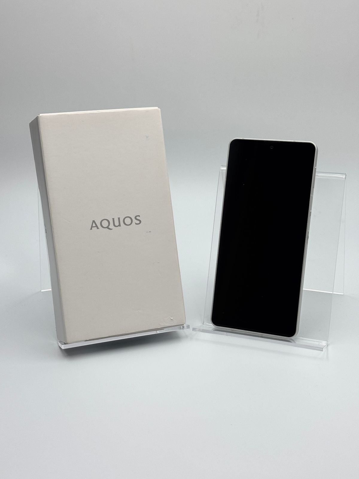 中古B】AQUOS sense6s SH-RM19s シルバー 楽天モバイル SIMフリー 白