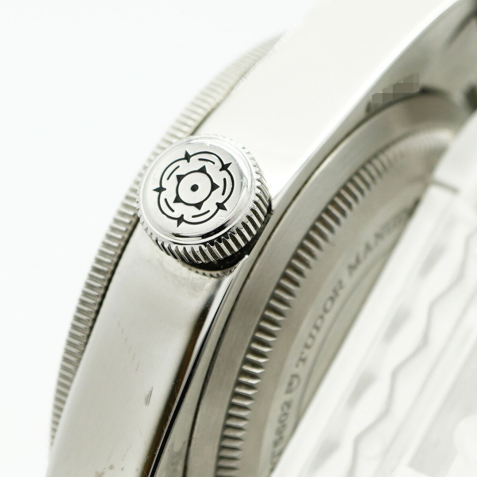 黒文字盤腕時計 メンズ