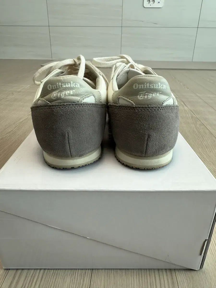  オニツカタイガー セラノ クリーム スニーカー 靴