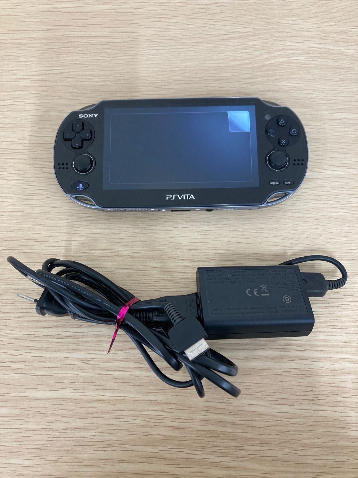 ÷２ 通電 初期化済 PlayStation VITA プレイステーション ヴィータ PSVITA PCH-1100 ブラック 黒 充電器付き ゲーム機本体 1