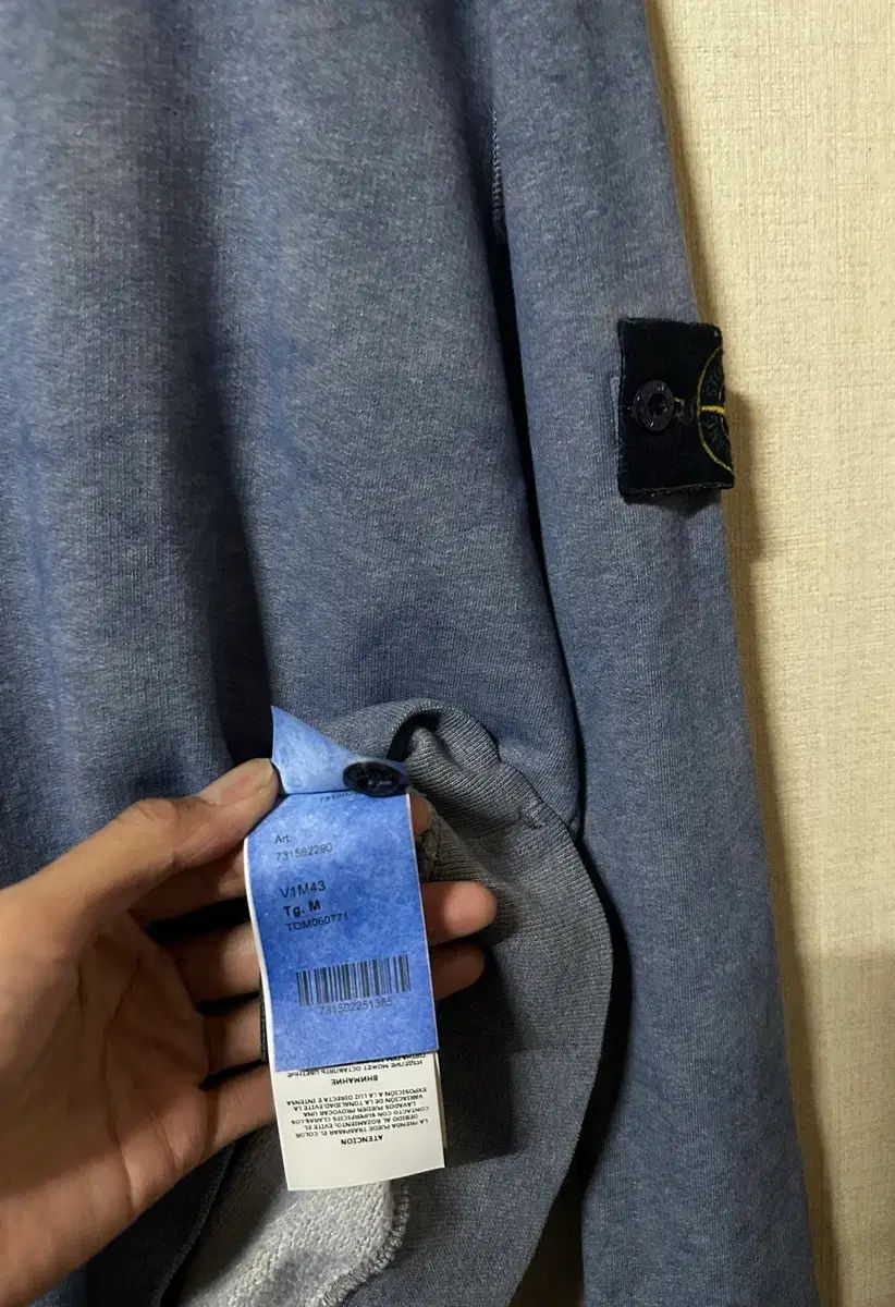 ストーンアイランド ダスト カラー トリートメント クルーネック スウェットシャツ ブルー