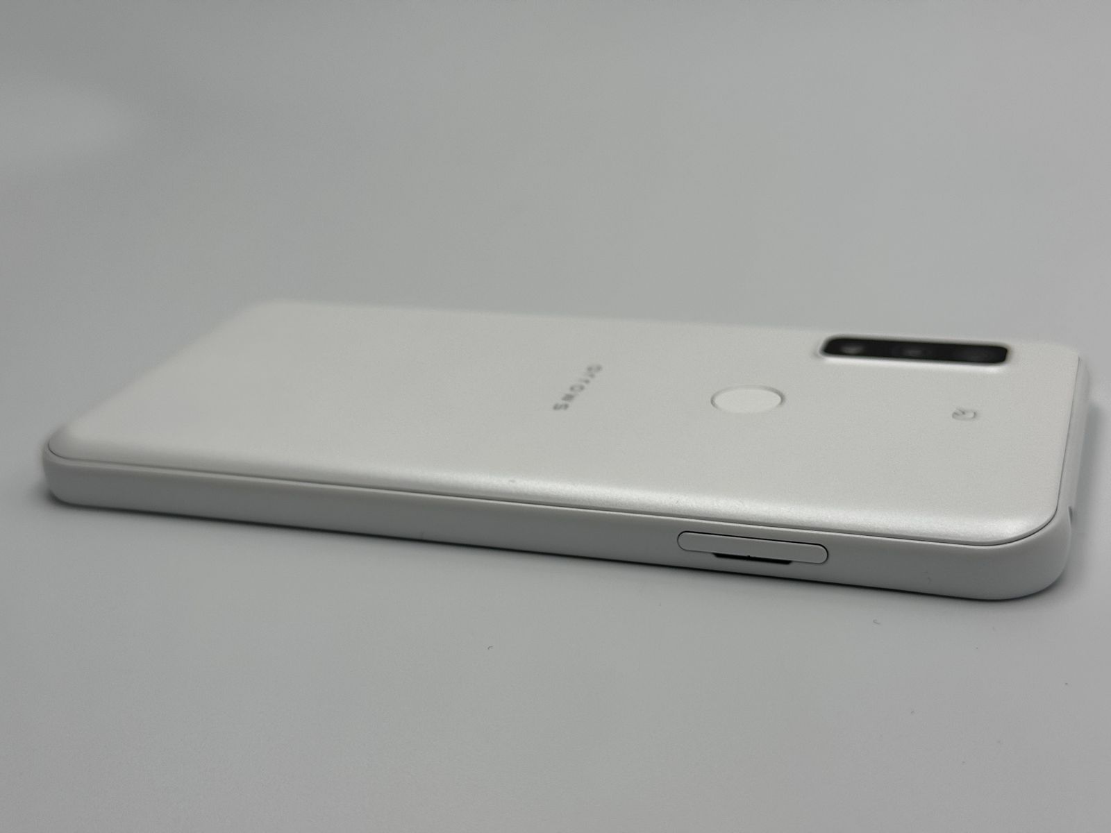 中古B】arrows We FCG01 ホワイト SIMフリー 白ロム - メルカリ