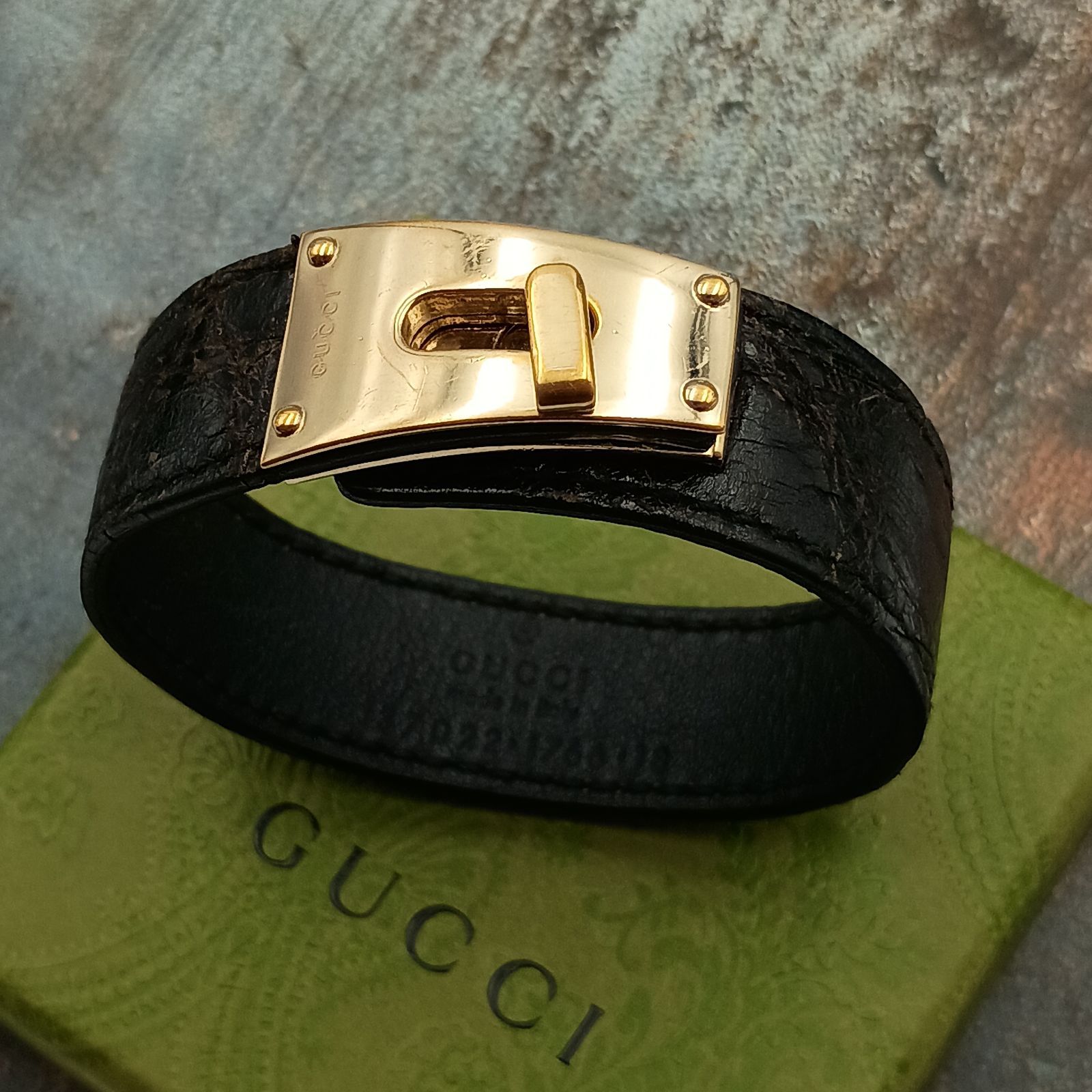 GUCCI グッチ ブレスレット レディース メンズ クロコ調型押しレザーx 