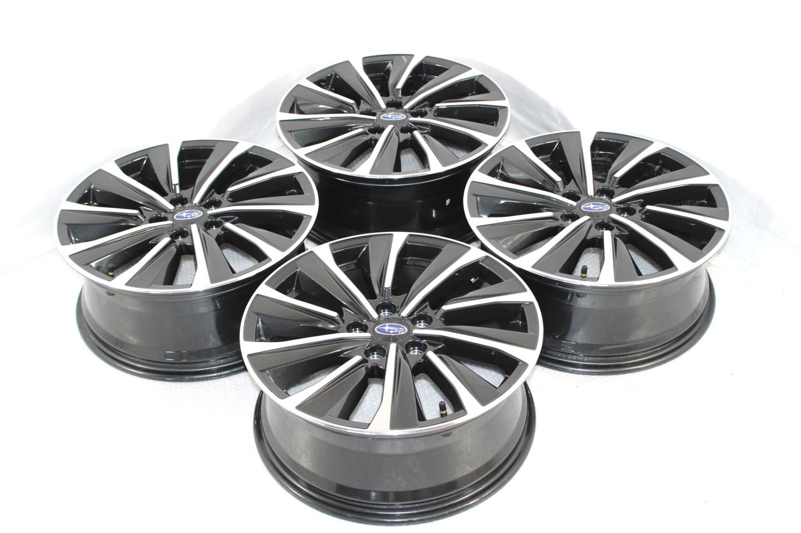 新車レヴォーグSTI　純正18インチホイール (新車外し) レヴォーグ SUBARU VN5 STI SPORTS 純正 新車外し 18インチ ホイール 4