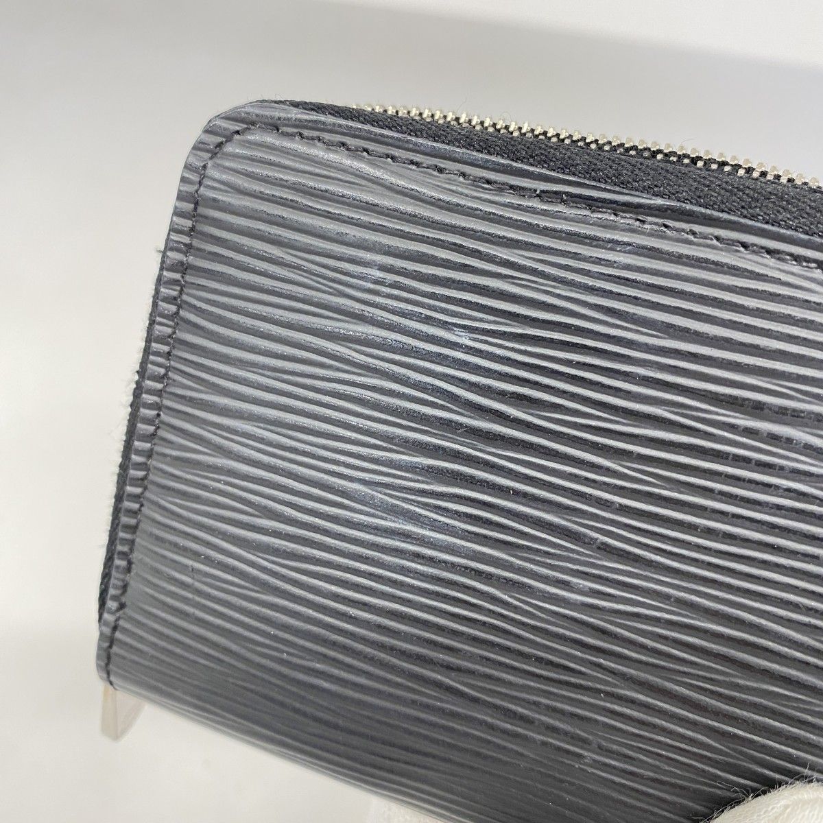 6ab0323】ルイヴィトン コインケース エピ ジッピーコインパース