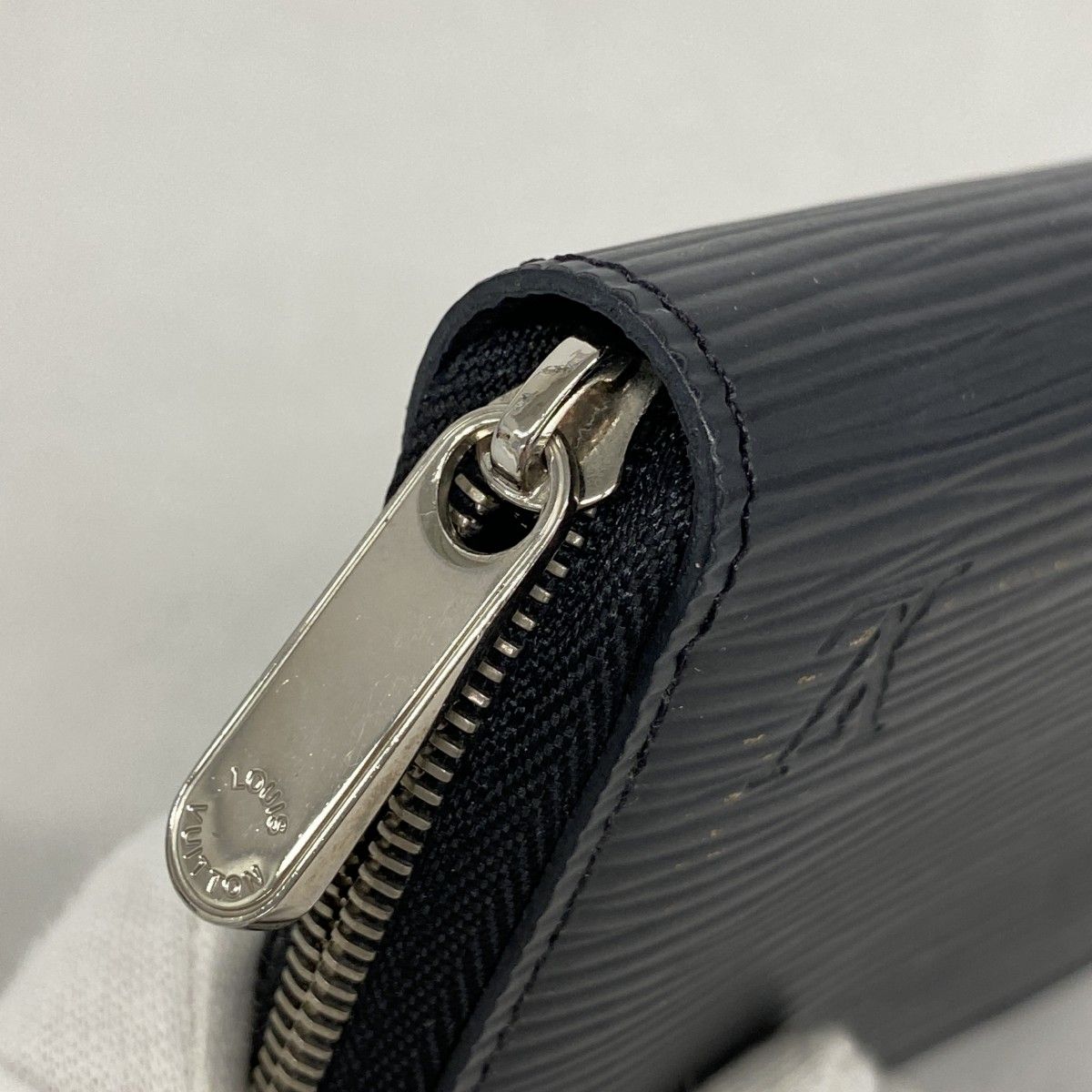 6ab0323】ルイヴィトン コインケース エピ ジッピーコインパース