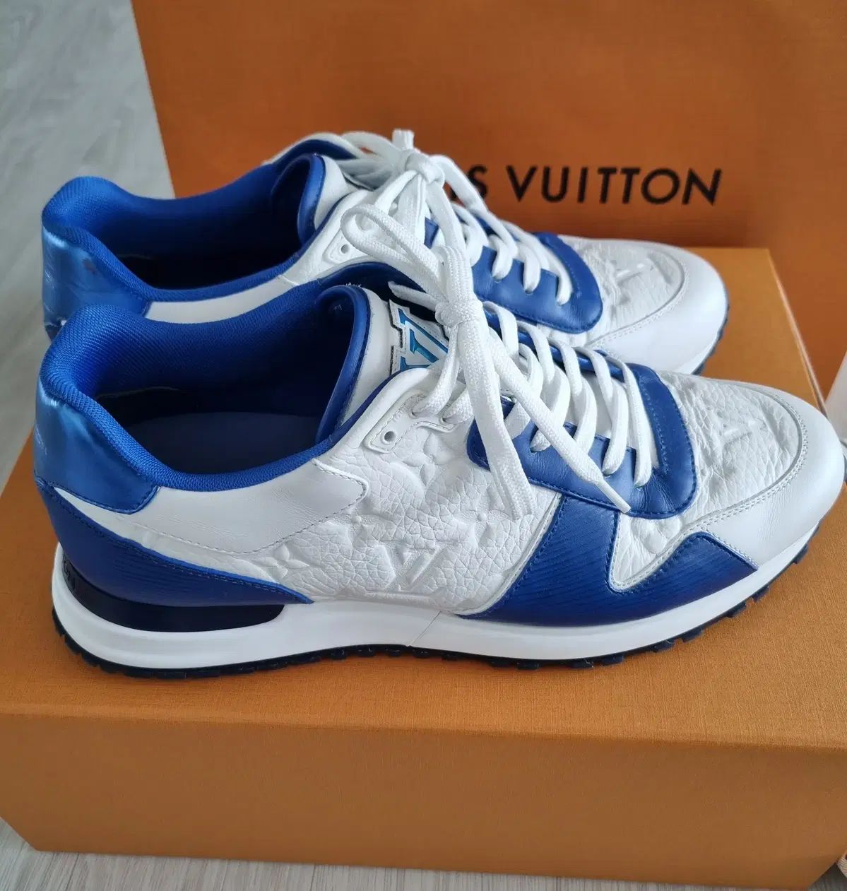 ルイヴィトン ランナウェイ スニーカー ブルー モデル
