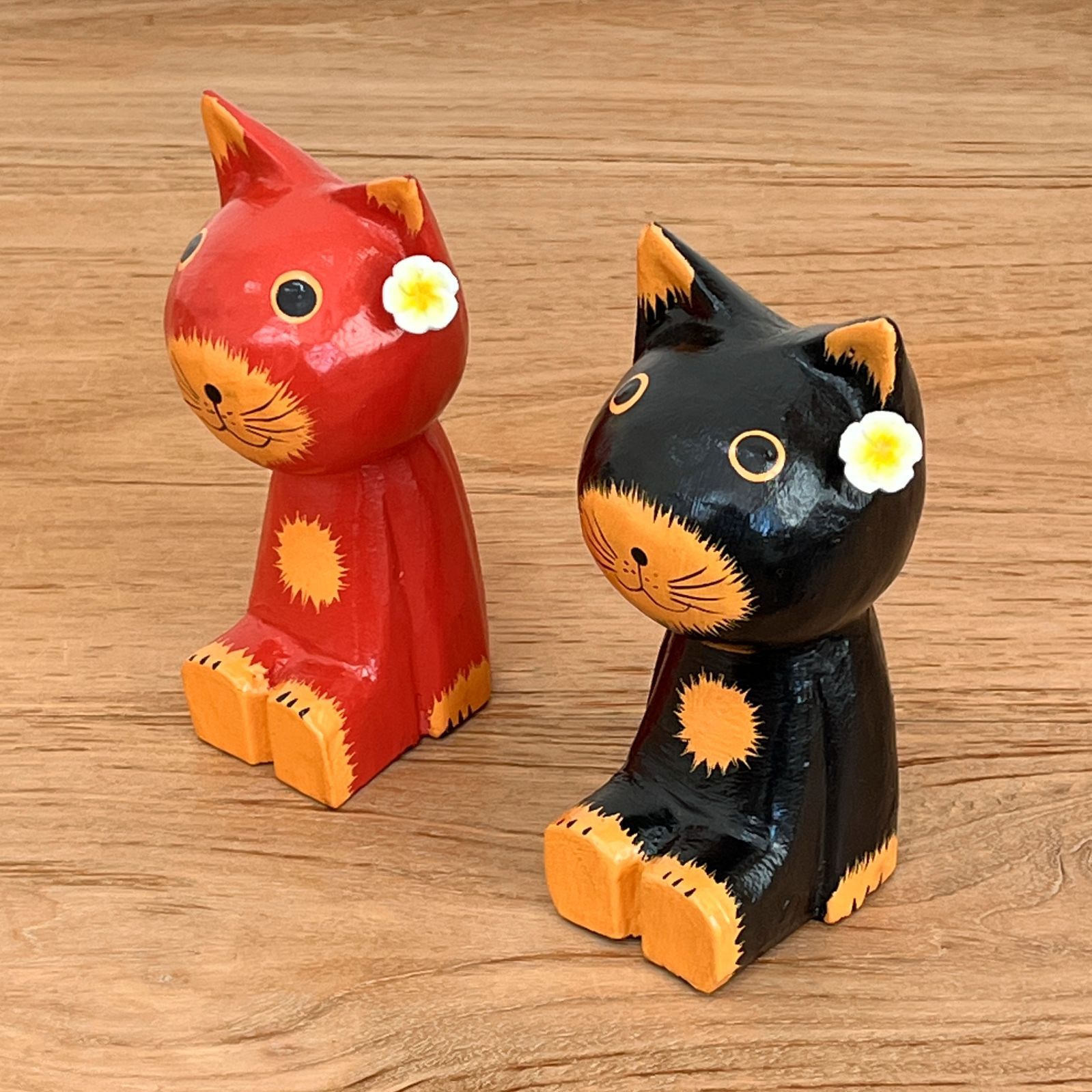 バリ猫 カップル 花さしネコ 17cm ブラック&レッドセット 木彫りの置物