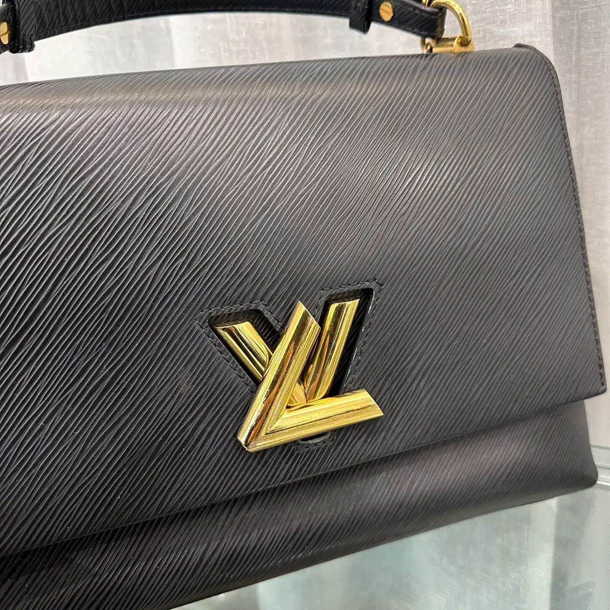 ツイスト ゴールド