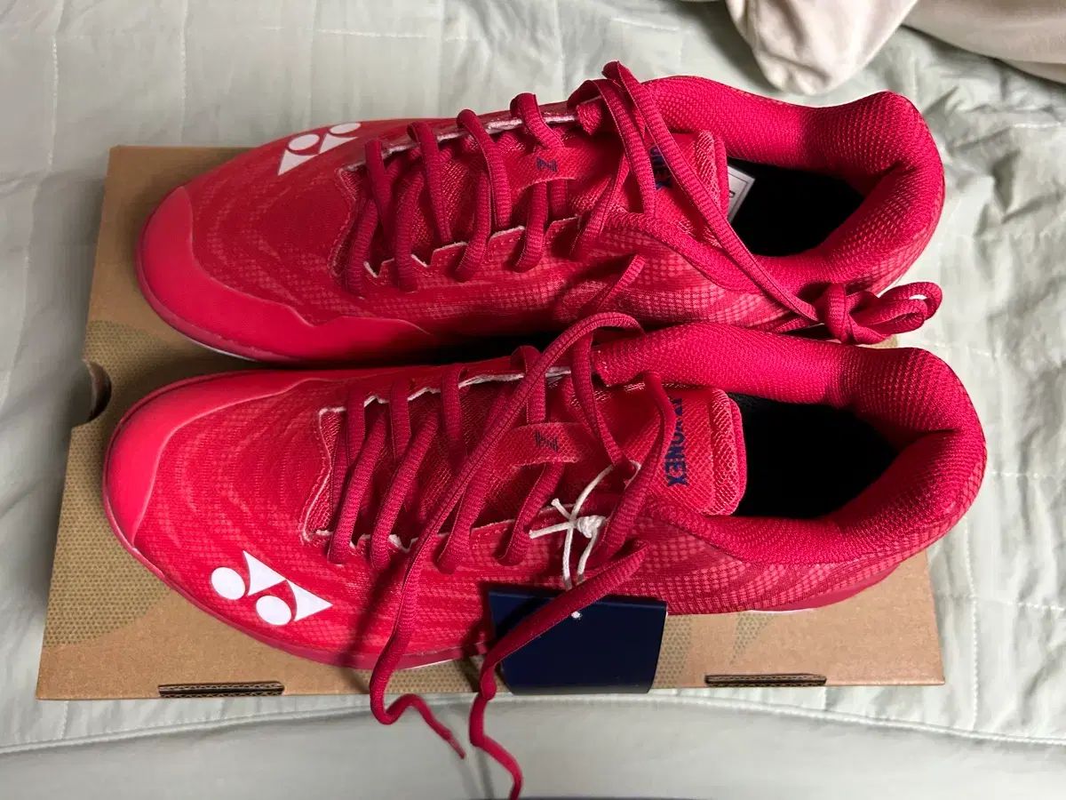 YONEX バドミントンシューズ エアラスZワイド中古 YONEX（ヨネックス） パワークッション エアラスZ2 ワイド SHBAZ2W