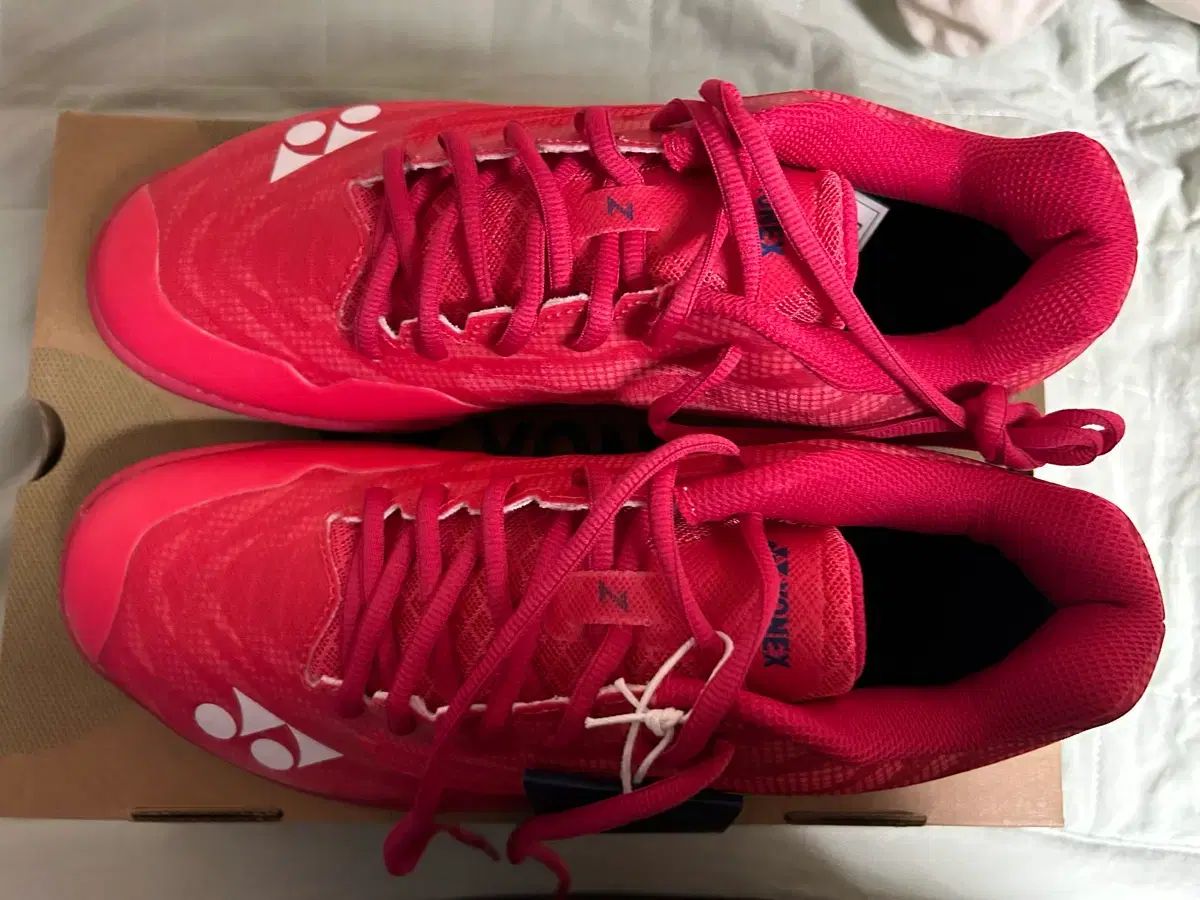 YONEX バドミントンシューズ エアラスZワイド中古 YONEX（ヨネックス） パワークッション エアラスZ2 ワイド SHBAZ2W