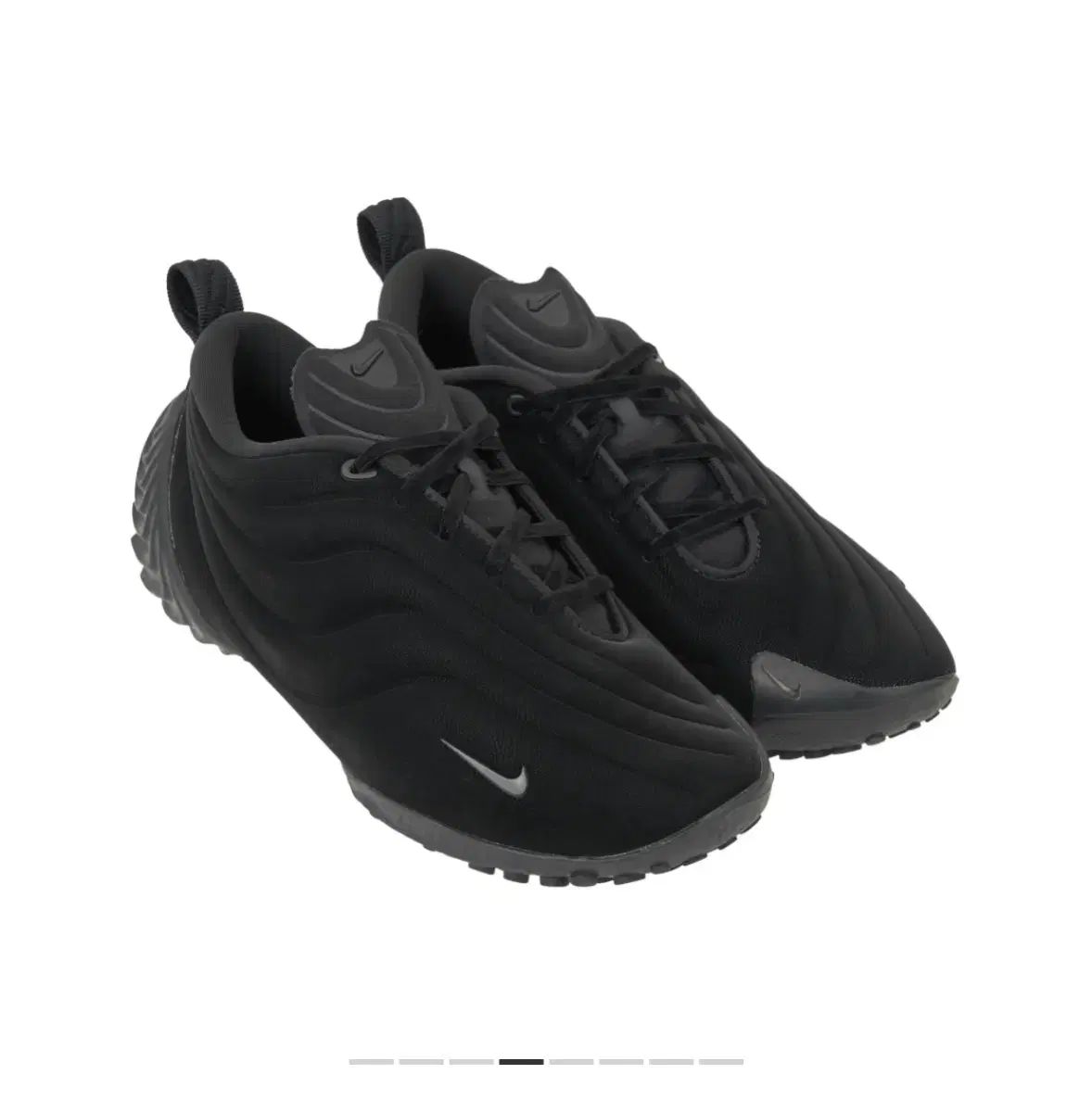 ナイキ アストラ ウルトラ トリプル ブラック 240