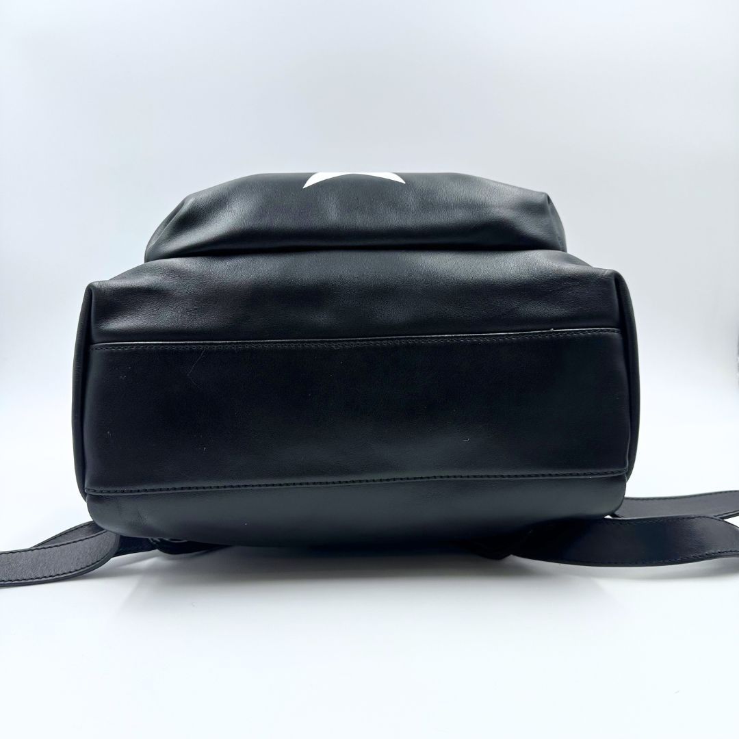 新古品】GIVENCHY オールレザー スター バックパック リュック - メルカリ