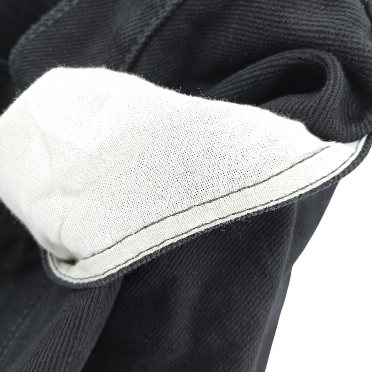 ブラックデニム テーパードデニムパンツ