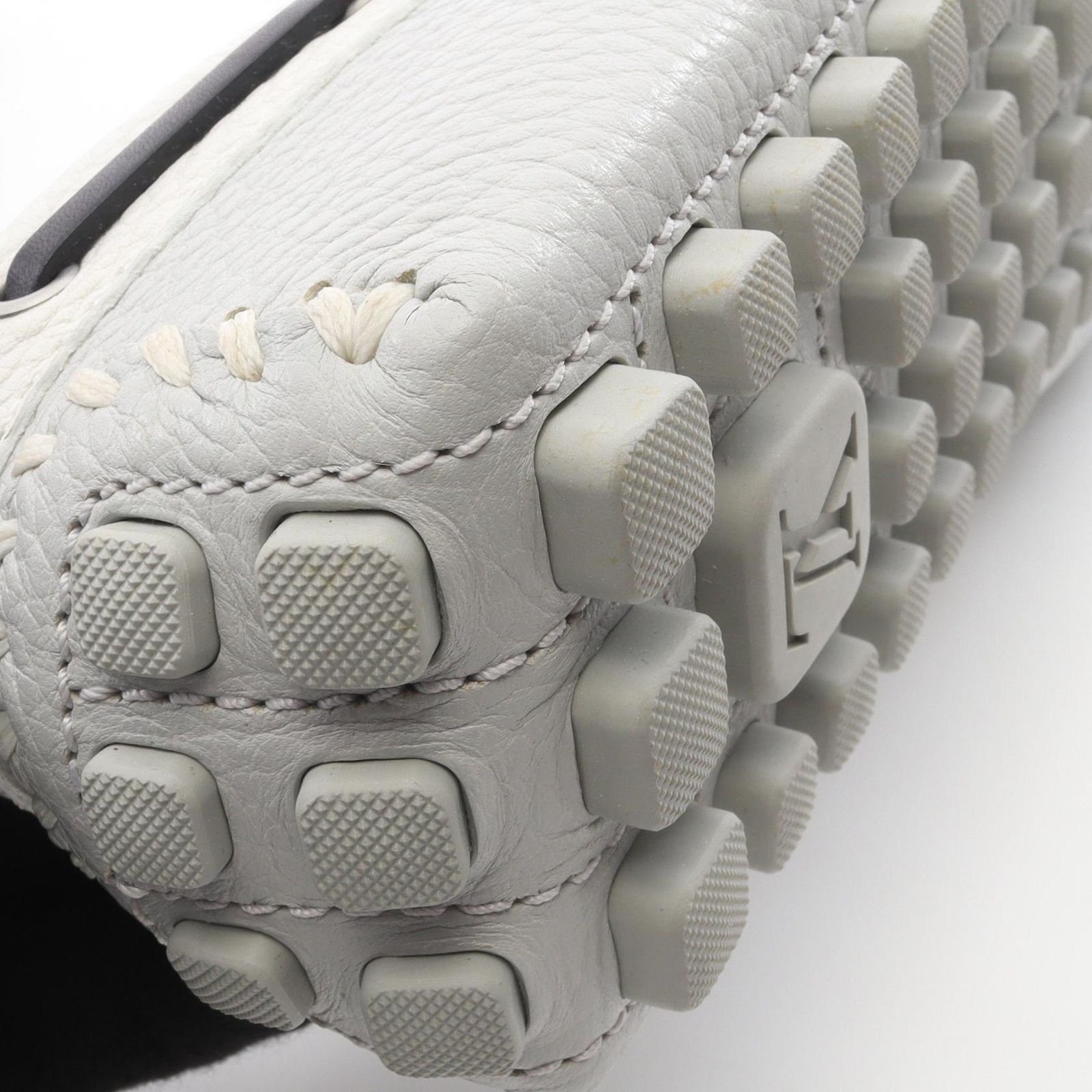 VUITTON ローファー