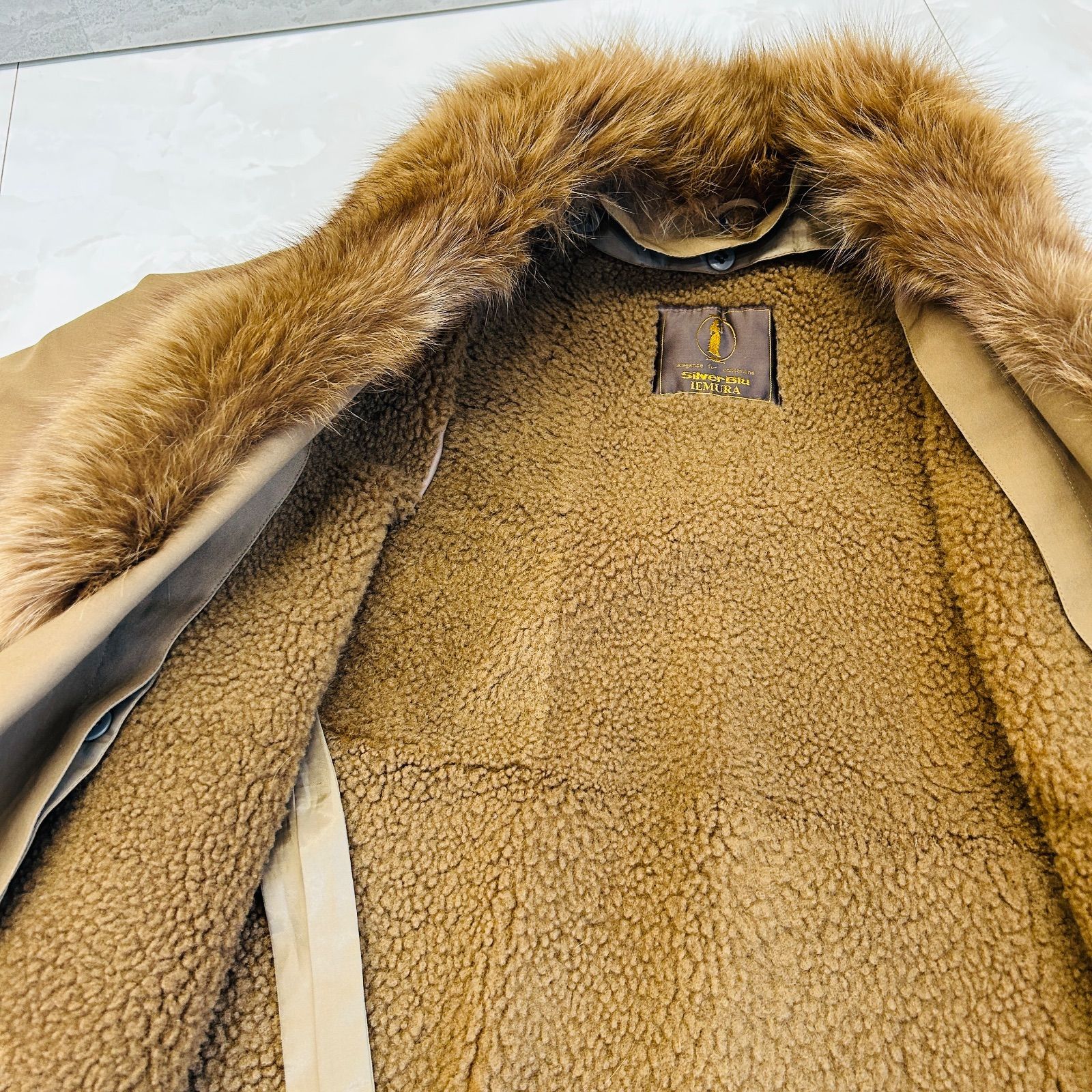 美品　Silver blu IEMURA シルク　リアルファー　ロングコート Silver Blu IEMURA コート ロングコート ベージュ系 内側取り外し可