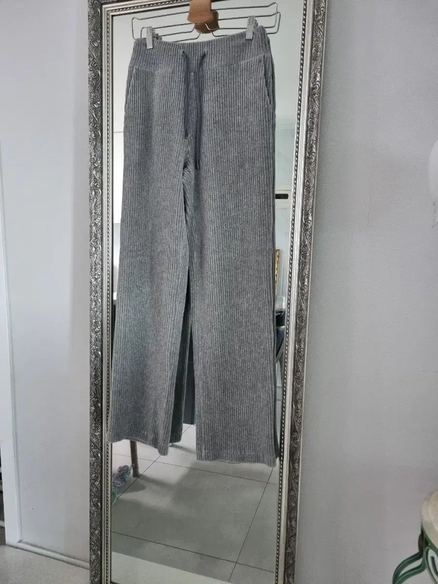 (定価118 000 新品) アクード ゴージ パンツ S 55 66
