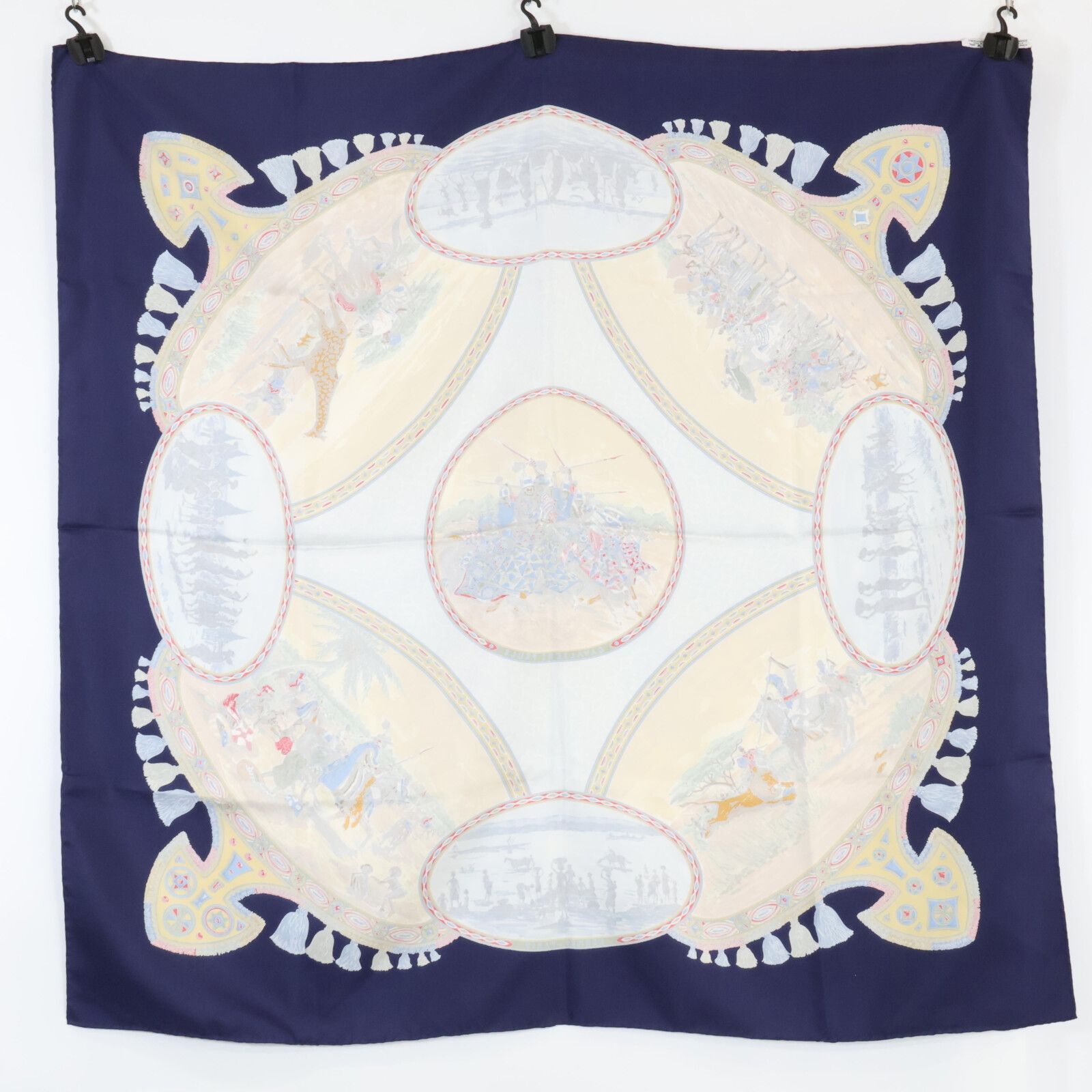 HERMES エルメス 【美品】CAVALIERS PEULS プール族の騎手 シルク カレ