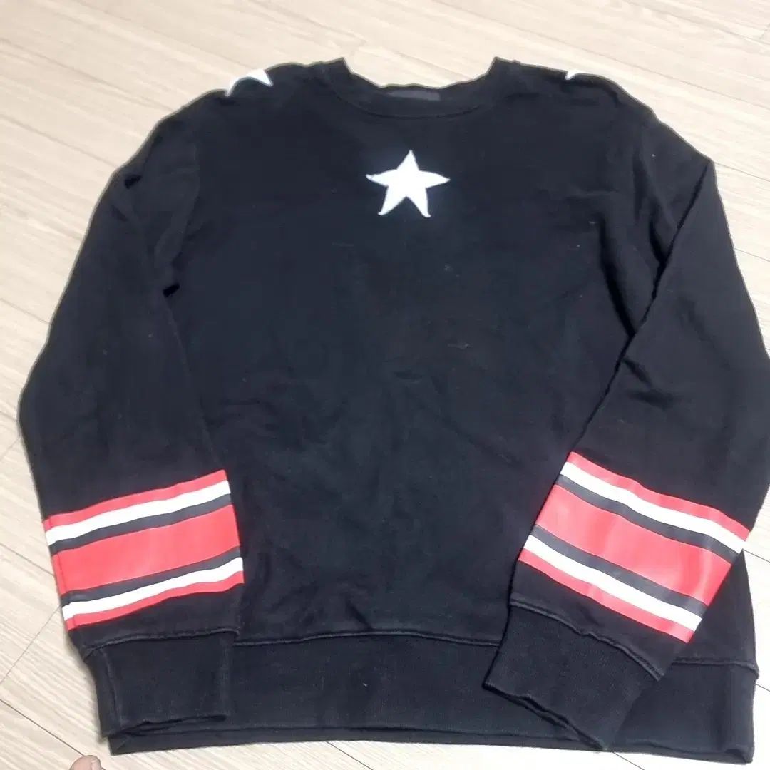 日本製 ジバンシィ ブラック スター 起毛 スウェット Tシャツ (100-105)