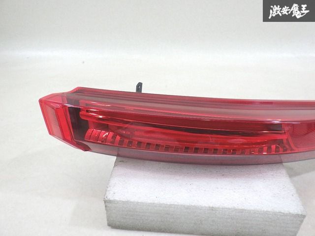 MXUA80 ハリアー 純正 テールランプ 左右 STANLEY 48-240 MXUA80 ハリアー 純正 テールランプ 左右 STANLEY 48-240 - メルカリ