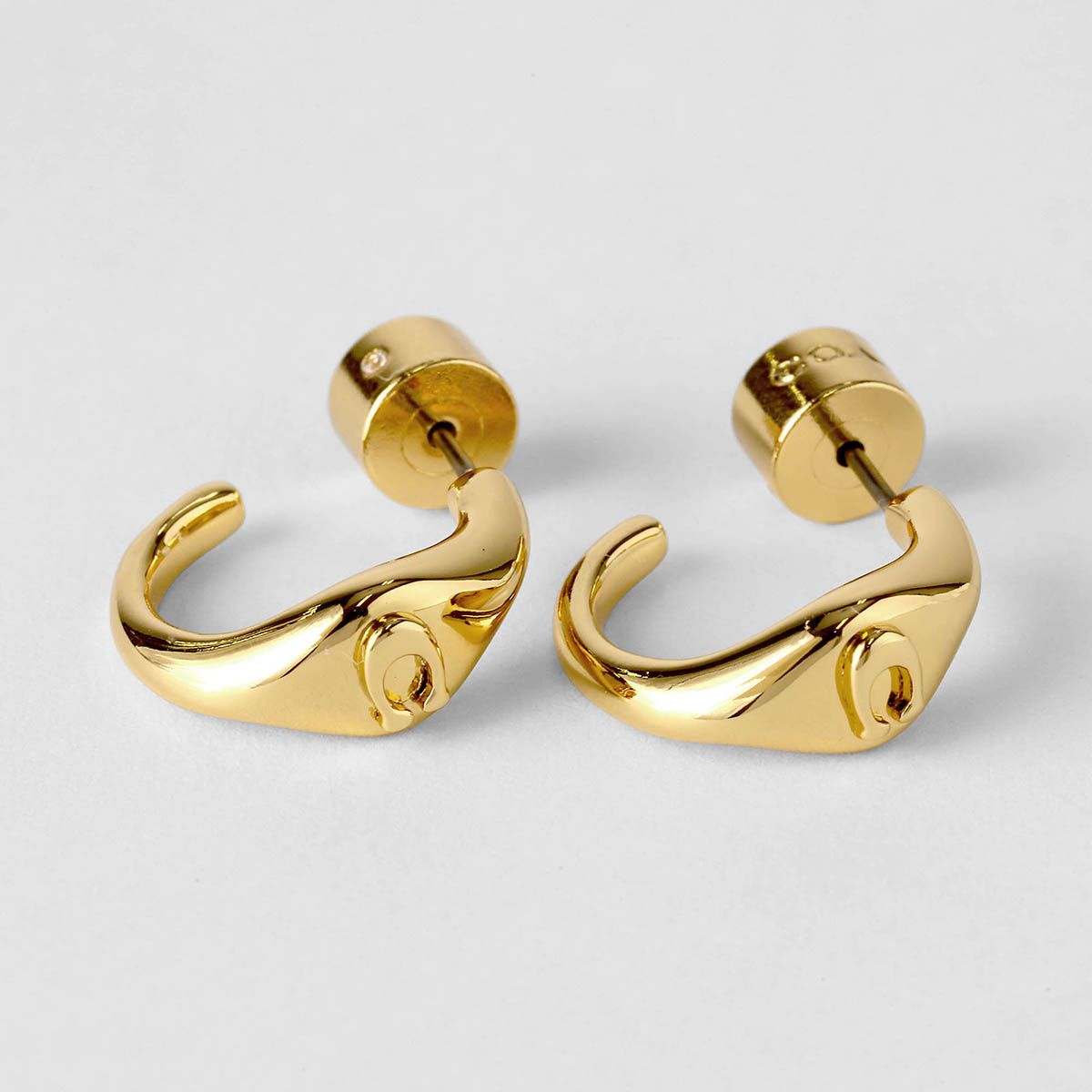 新品 コーチ COACH ピアス スタッドピアス シャイニーゴールド - メルカリ