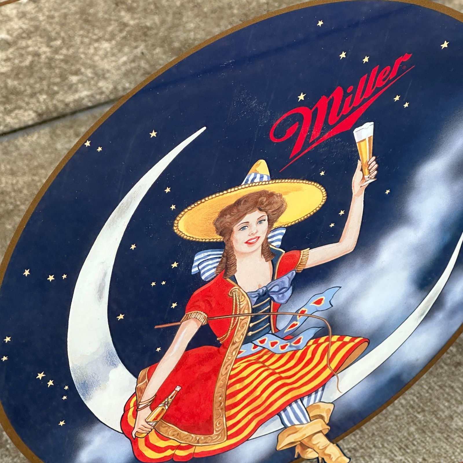 Miller HIGHLIFE (ミラー・ハイライフ)「Girl in the Moon