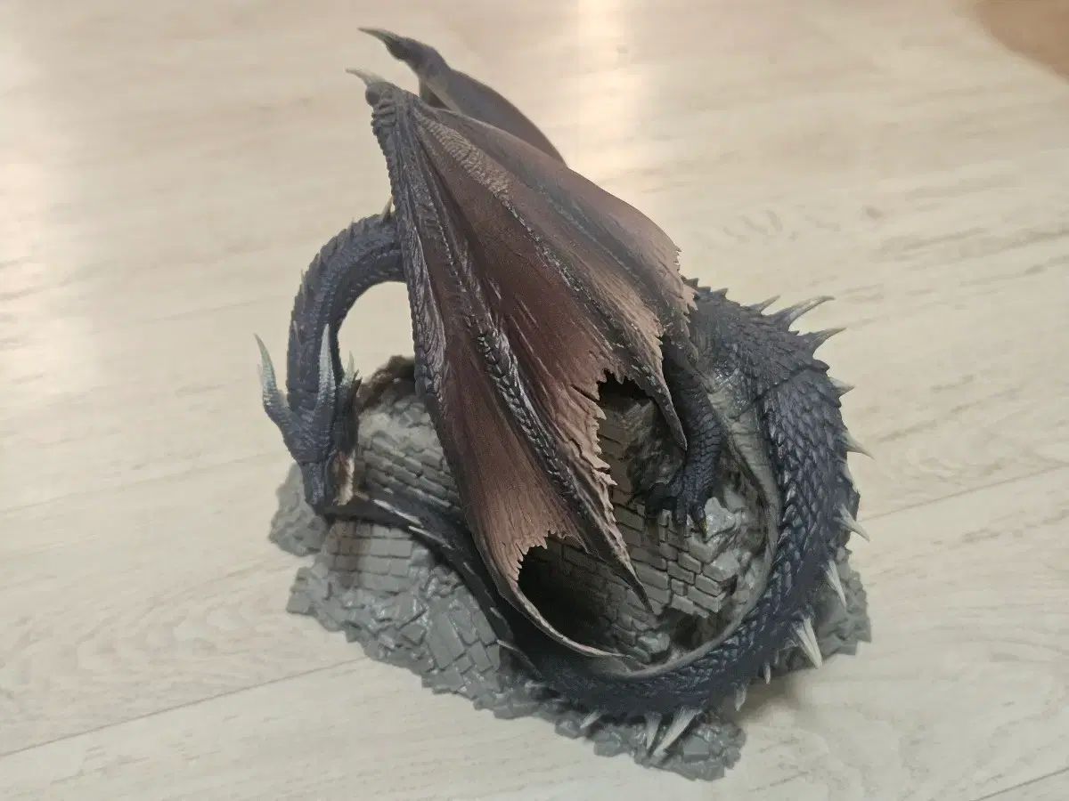 モンスターハンター 一番くじ B賞 ミラボ ス Dragon Diffusion ドラゴンディフュージョン フィギュア