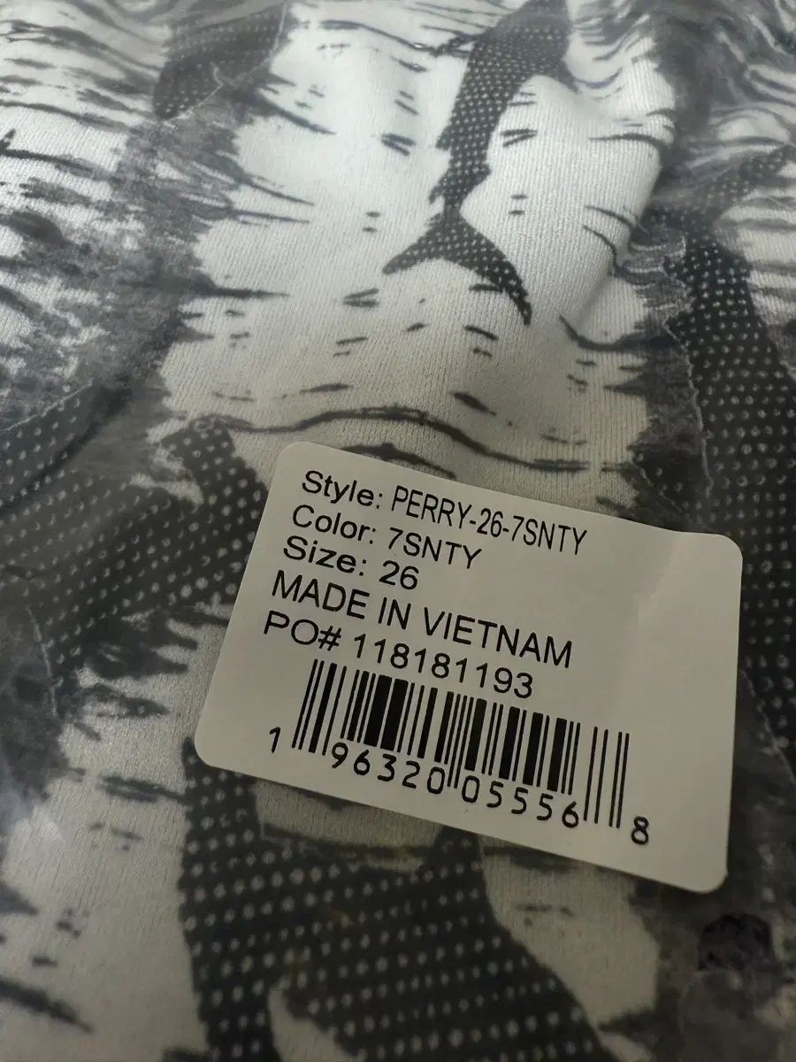 JOLYN シャーク ペリー 26