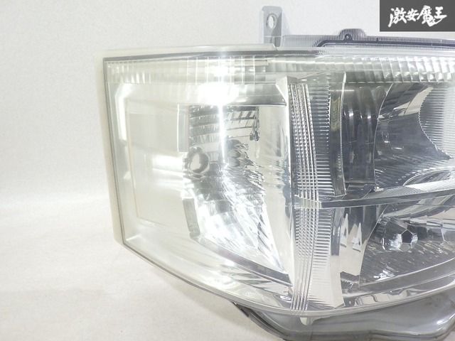 最も安い ハイエース 三型 3型 ヘッドライト HID 純正 ハイエース 3型