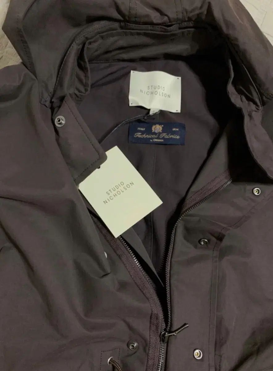 スタジオ ニコ ルソン ヘクタール パーカ