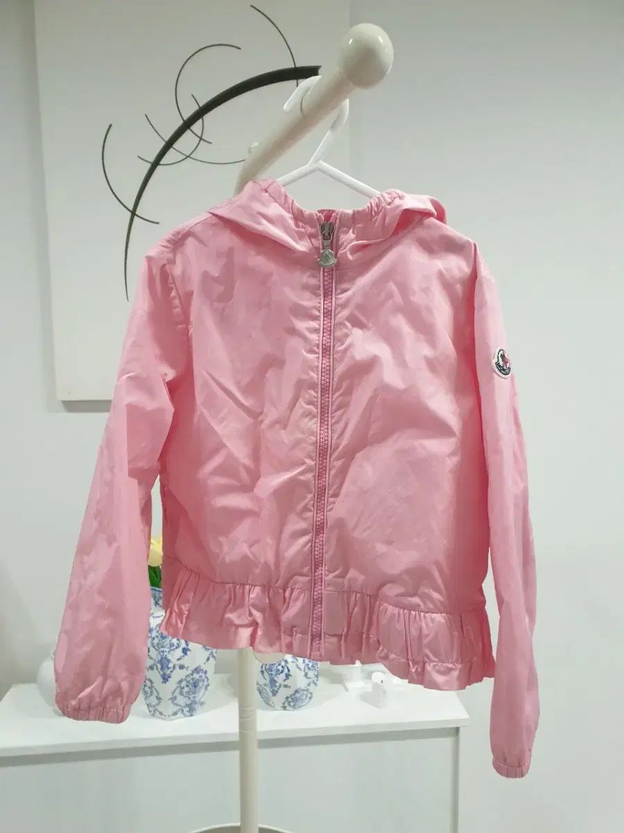 モンクレールキッズ ピンク ウィンドブレーカー