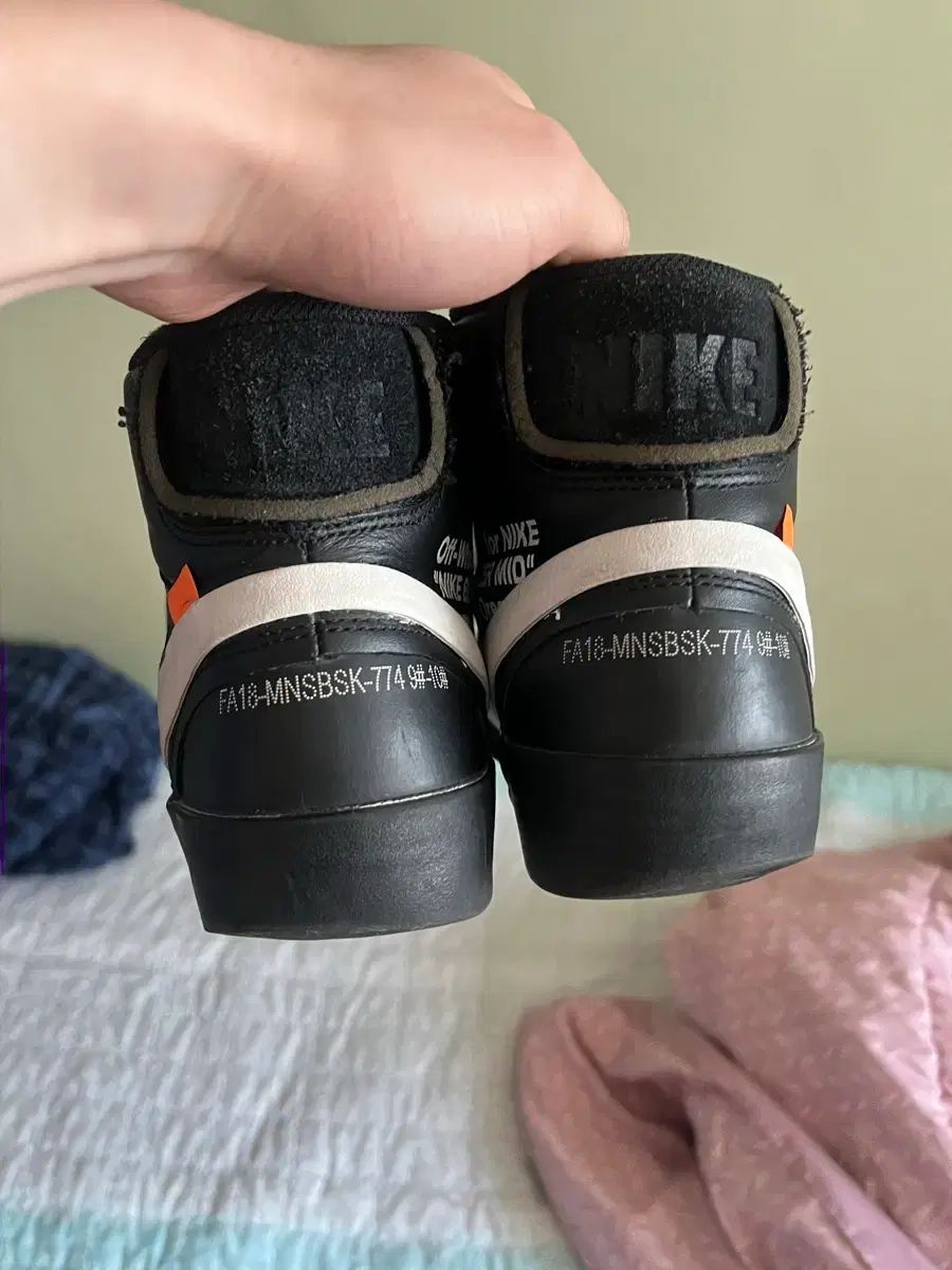 ナイキ オフホワイト コラボ ザ テン ブレーザー 275