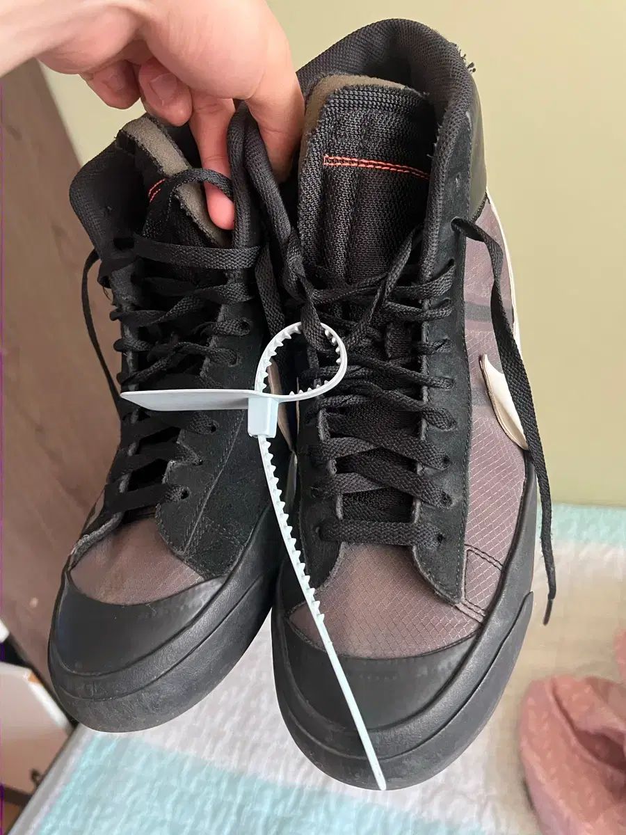 ナイキ オフホワイト コラボ ザ テン ブレーザー 275